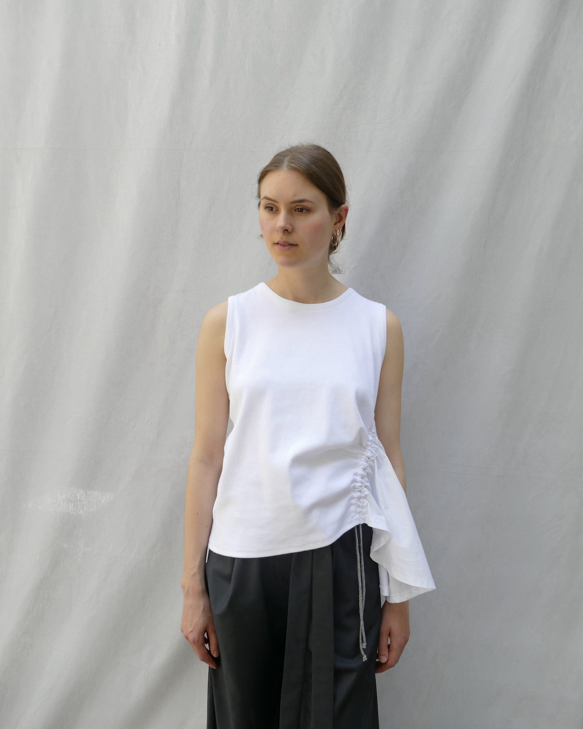 6488b82d4e8353cafda71e40_P1100208-1 Top blanc