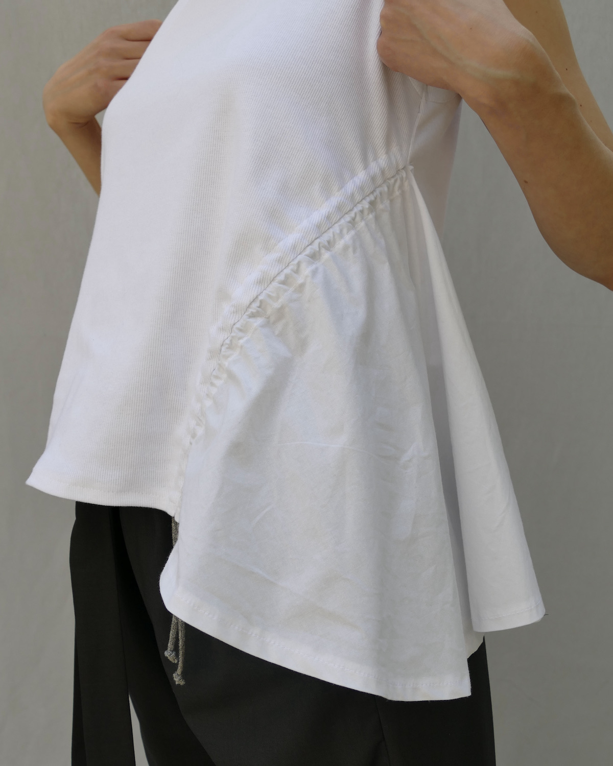 6488b82d786ef9e022395ed0_P1100044 Top blanc